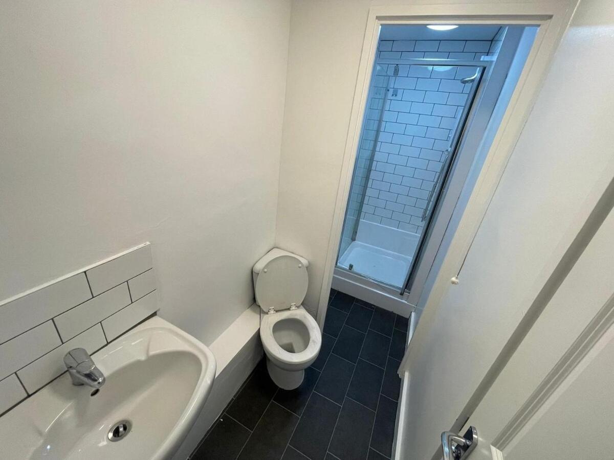 Tranquil Park Escape Cosy Bedroom Shared Space Сasa de vacaciones Sheffield