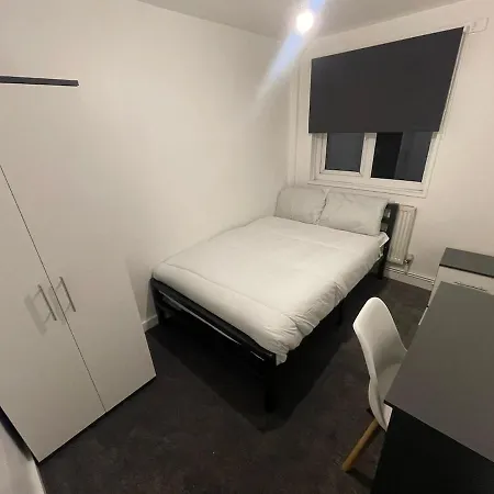 Tranquil Park Escape Cosy Bedroom Shared Space Sheffield Exterior photo