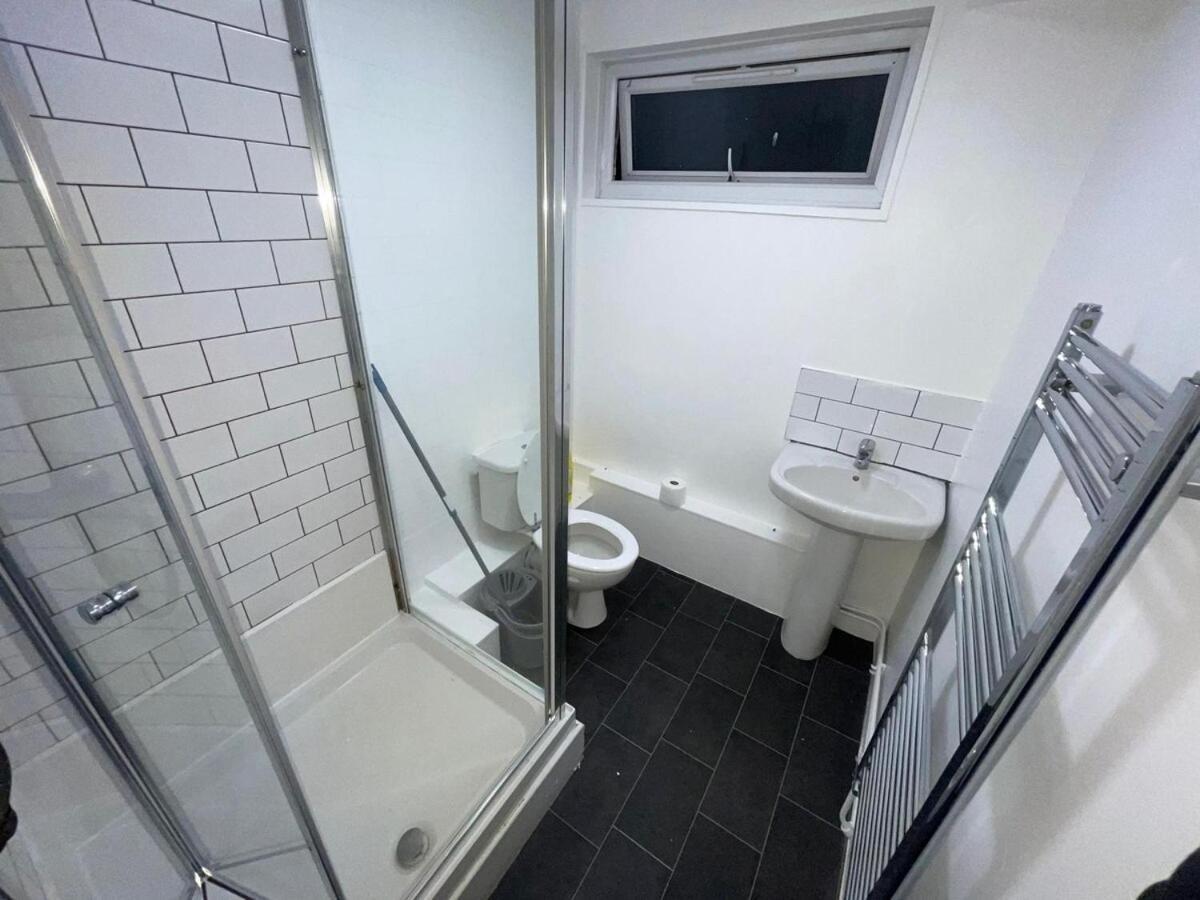 Holiday home Tranquil Park Escape Cosy Bedroom Shared Space *